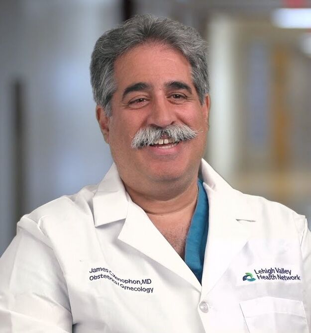 Médico reumatólogo Diego Guevara
