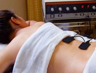 El uso de fisioterapia para el dolor lumbar leve.